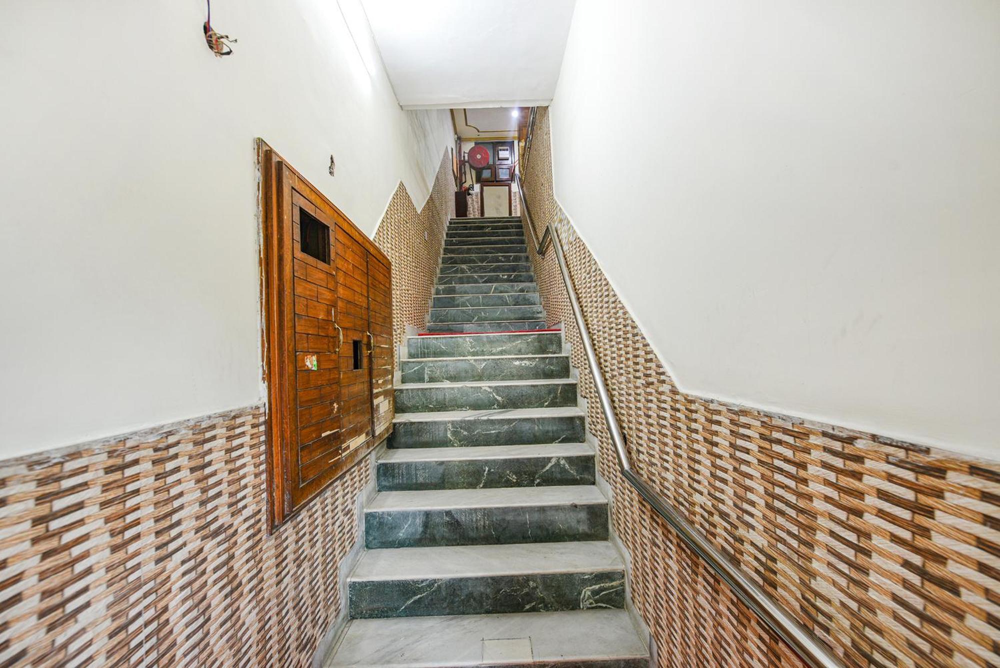 Fabhotel Royal Inn Chandīgarh Buitenkant foto