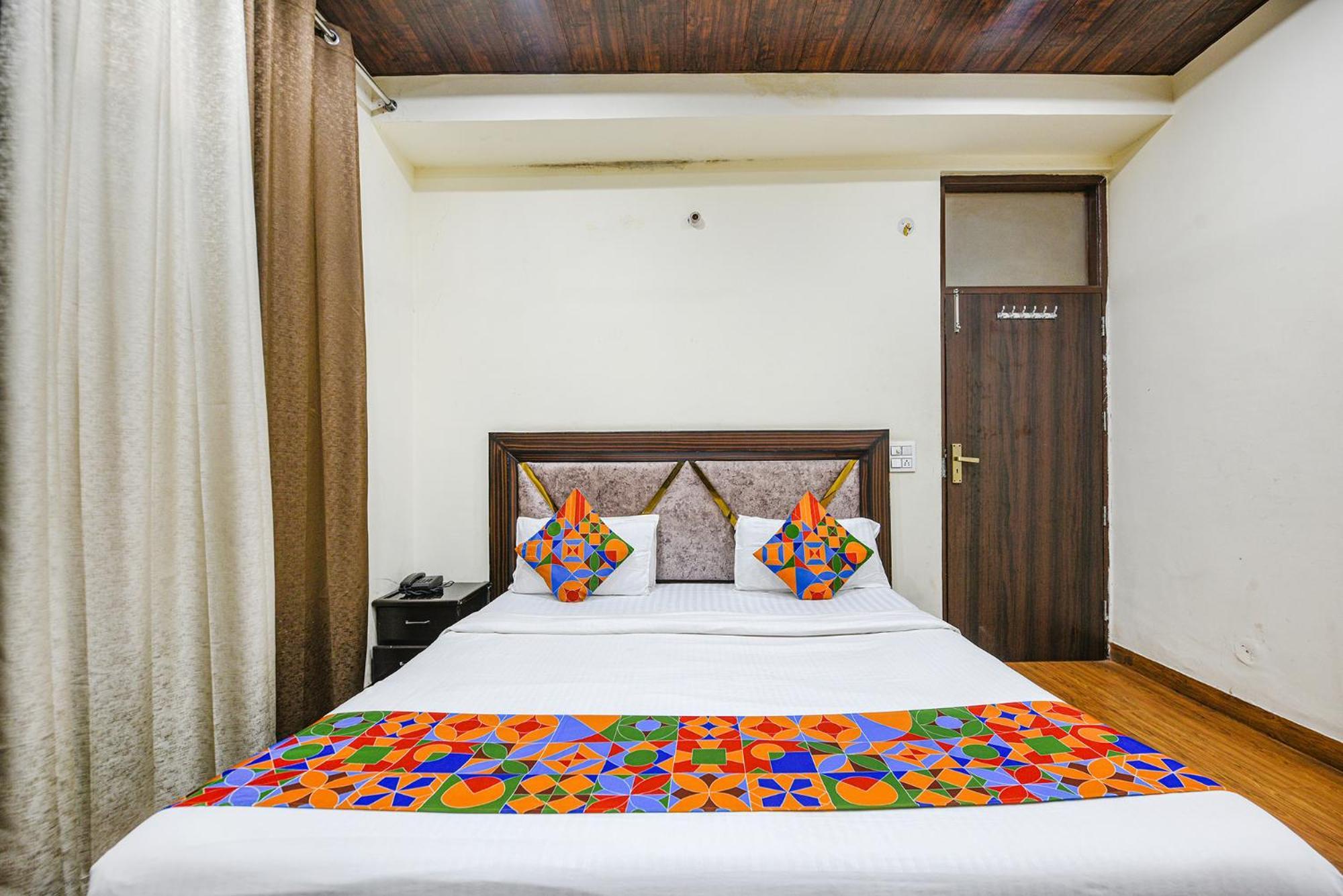 Fabhotel Royal Inn Chandīgarh Buitenkant foto