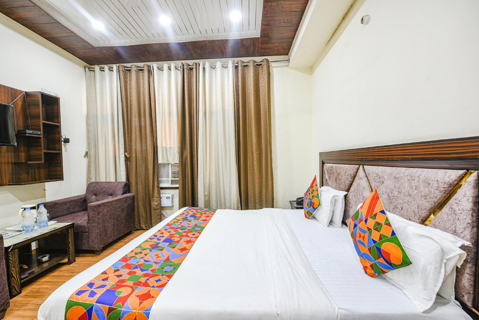 Fabhotel Royal Inn Chandīgarh Buitenkant foto