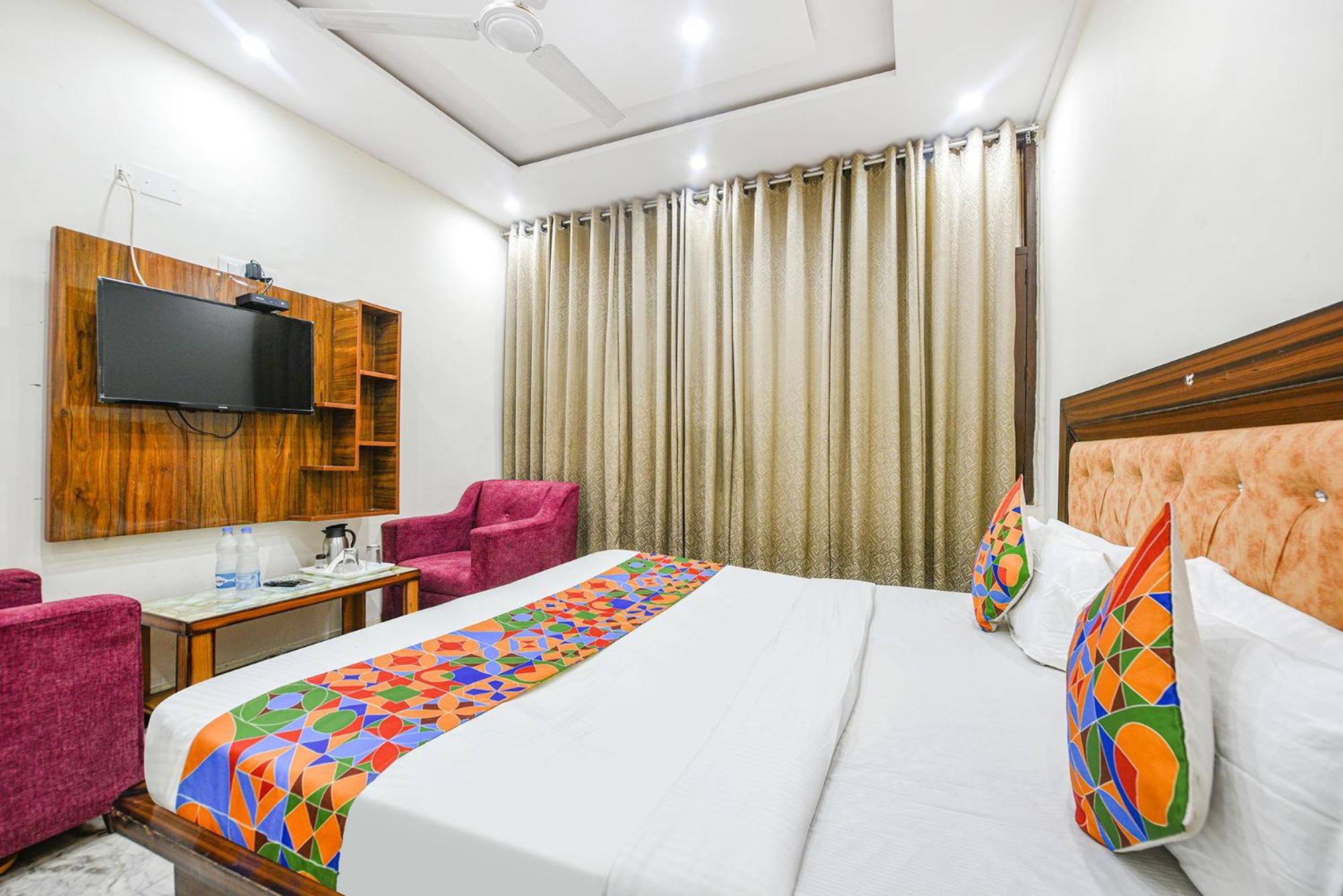 Fabhotel Royal Inn Chandīgarh Buitenkant foto