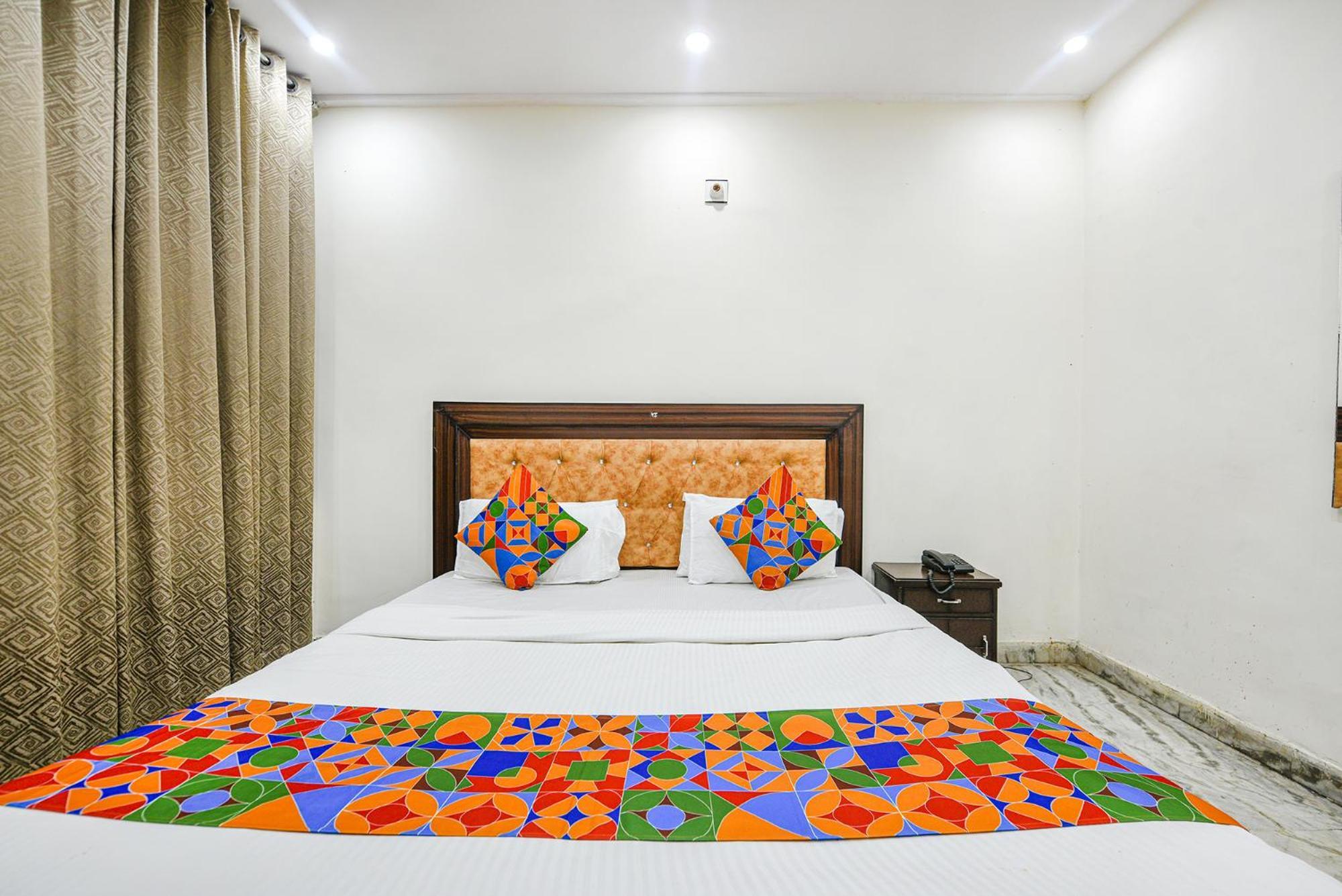 Fabhotel Royal Inn Chandīgarh Buitenkant foto