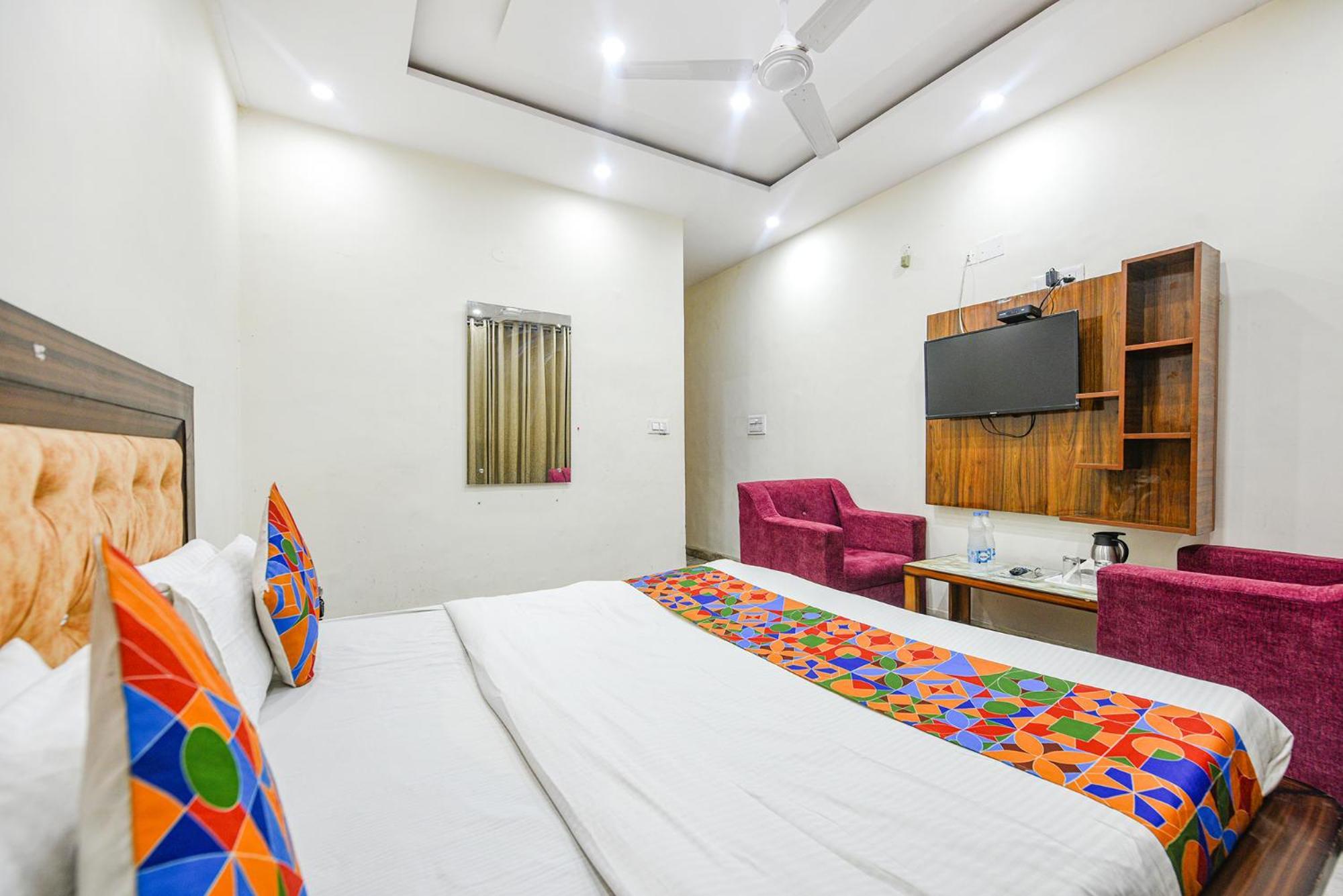 Fabhotel Royal Inn Chandīgarh Buitenkant foto